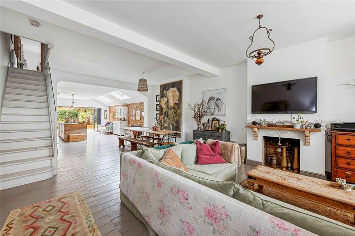 4 Bedroom Terraced House To Rent In Birkbeck Grove, London, W3