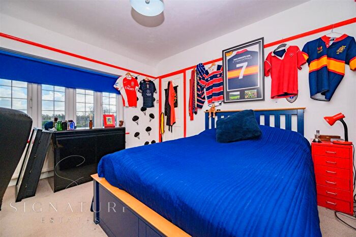 4 Bedroom Detached House For Sale In Toms Lane, Kings Langley, WD4