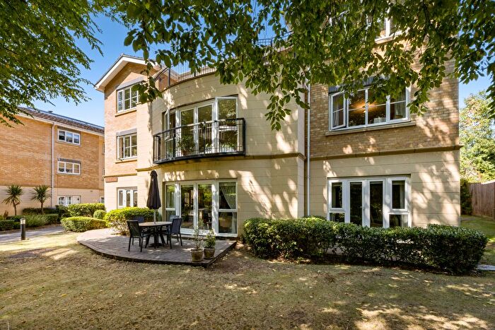 3 Bedroom Flat For Sale In Uxbridge Road, Stanmore, HA7