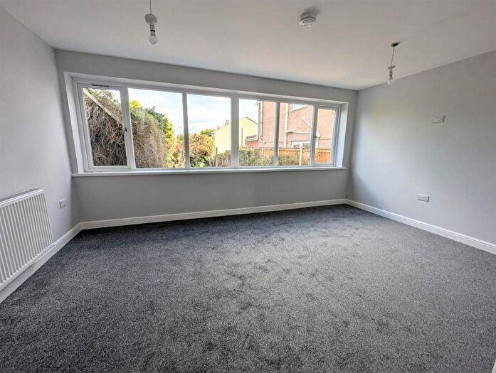 3 Bedroom Property To Rent In Westbourne Avenue, Cheslyn Hay, Walsall, WS6