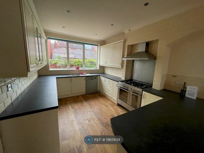 4 Bedroom Semi-Detached House To Rent In St. Mary Street, Ilkeston, DE7