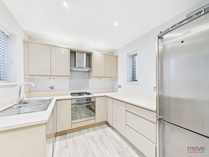 3 Bedroom Link Detached House To Rent In Upper Bath Street, Cheltenham, GL50
