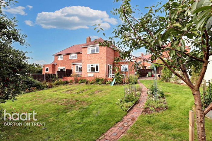 4 Bedroom Semi-Detached House For Sale In North Close, Blackfordby, Swadlincote, DE11