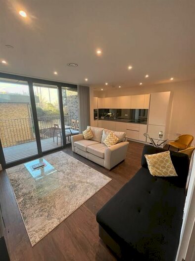 1 Bedroom Flat To Rent In Kempton House, High Street, Staines, TW18