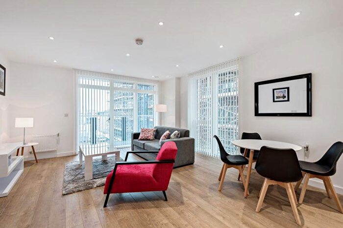 2 Bedroom Flat To Rent In Cording Street, London, E14