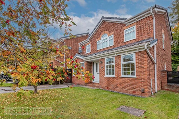 4 Bedroom Detached House For Sale In Willow Wood Close, Ashton-Under-lyne, Lancashire, OL6