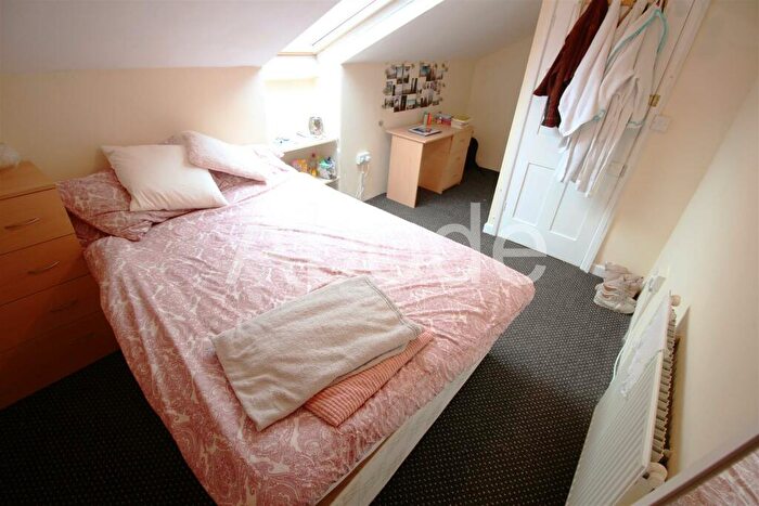 5 Bedroom House To Rent In Moorland Avenue, Hyde Park, Leeds, LS6