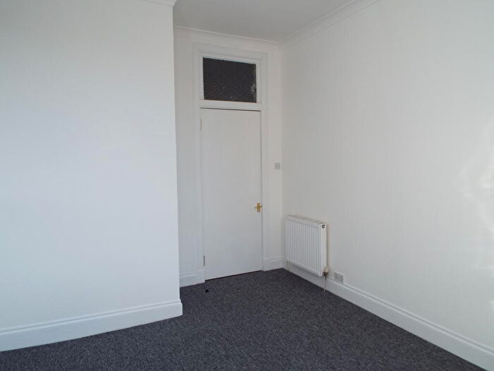 2 Bedroom Flat To Rent In Alexandra Park Street, Dennistoun, G31