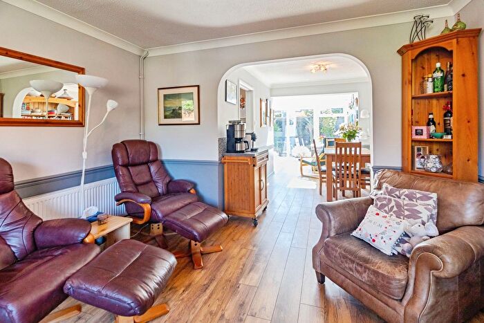 3 Bedroom Semi-Detached House For Sale In North Close, Milton Keynes, MK17