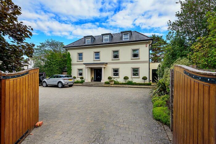 6 Bedroom Detached House To Rent In Chertsey, Surrey, KT16