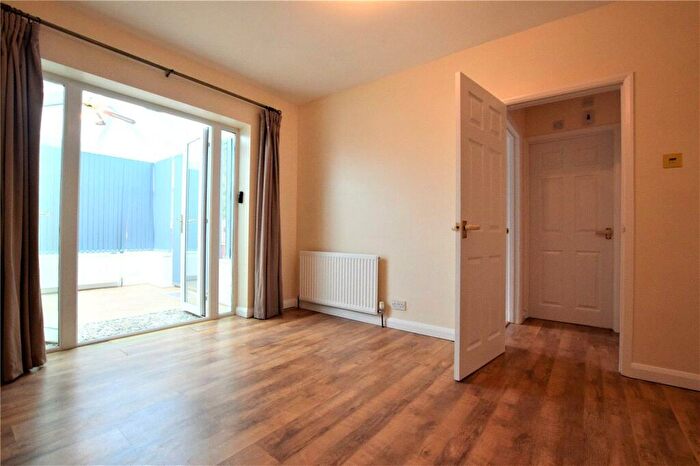 2 Bedroom Bungalow To Rent In Springfield, Wootton, NN4