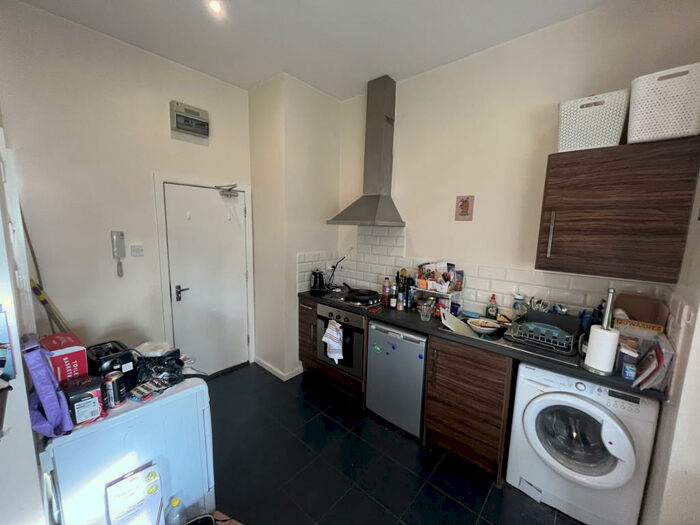 1 Bedroom Apartment To Rent In Moorland Avenue, Leeds, West Yorkshire, LS6