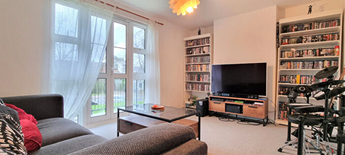 3 Bedroom Flat To Rent In Wingham House, Sydenham Avenue, London, SE26