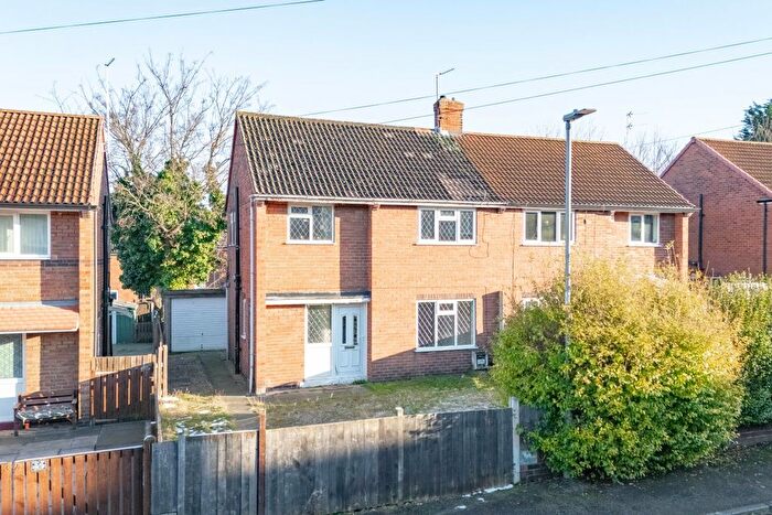 3 Bedroom Semi-Detached House For Sale In Ambleside Road, Castleford, WF10