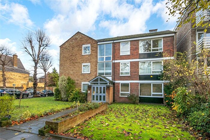 2 Bedroom Flat For Sale In Branstone Court, Branstone Road, Kew, TW9