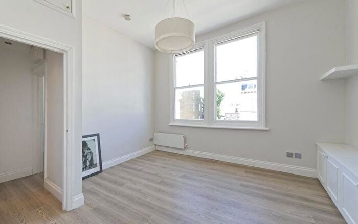 1 Bedroom Apartment To Rent In Park Road, Marylebone, London, NW1