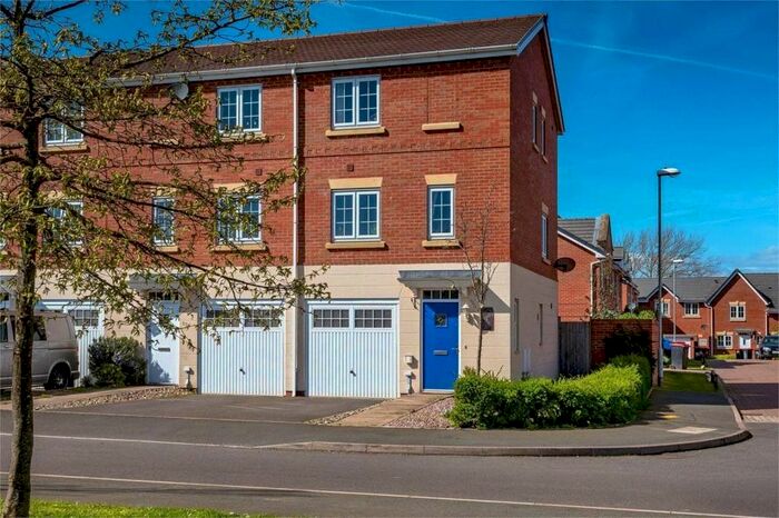 3 Bedroom End Of Terrace House For Sale In Highlander Drive, Donnington, Telford, TF2