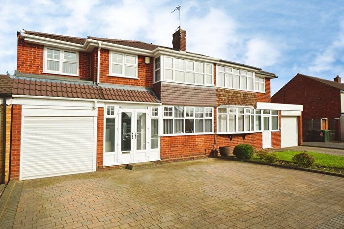 5 Bedroom Semi Detached House For Sale In Elizabeth Walk, Tipton, DY4