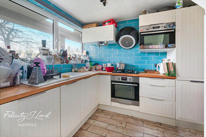 2 Bedroom Flat For Sale In Stepney Way, London, E1