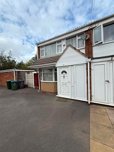 3 Bedroom End Of Terrace House To Rent In Ardav Road, West Bromwich, B70
