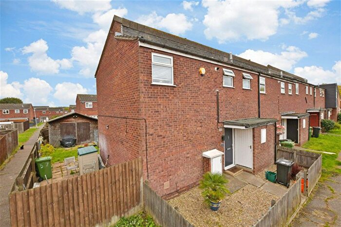 3 Bedroom End Of Terrace House For Sale In Merrylands, Basildon, Essex, SS15