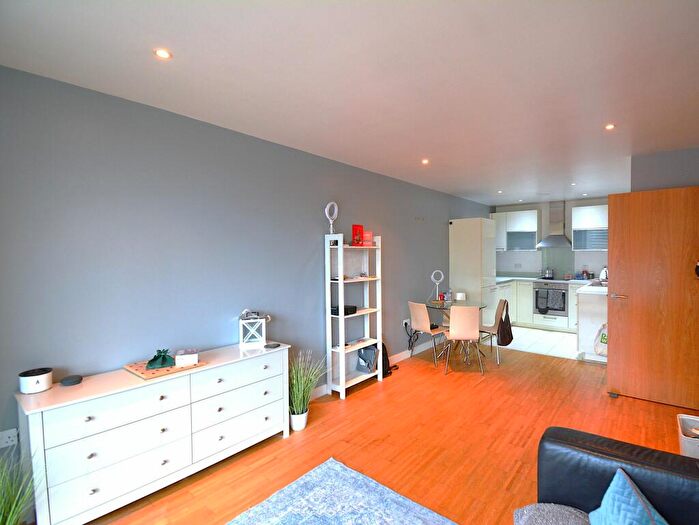 2 Bedroom Apartment To Rent In Kelso Place, Manchester, M15