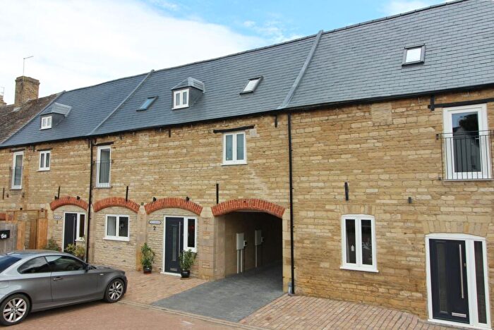 3 Bedroom Terraced House To Rent In Bridge Foot, Market Deeping, PE6