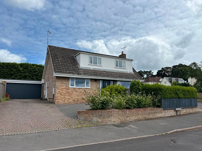 4 Bedroom Detached House For Sale In Chapel Close, Corfe Mullen, Wimborne, BH21