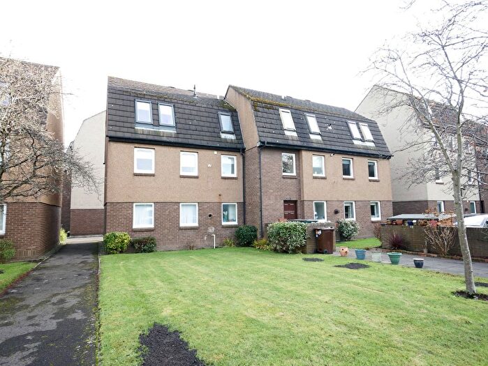 1 Bedroom Flat To Rent In Ettrickdale Place, Canonmills, Edinburgh, EH3