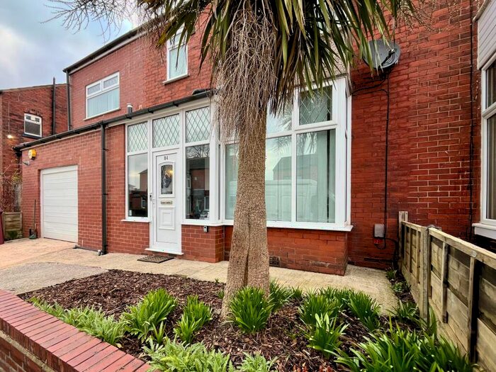 4 Bedroom Semi-Detached House To Rent In Crosby Road, Heaton, Bolton, BL1