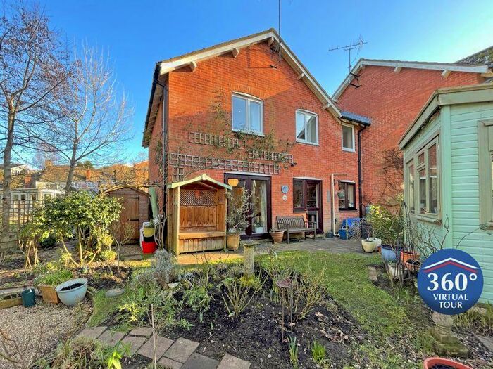 3 Bedroom End Of Terrace House For Sale In Mamhead Road, Exeter, EX6