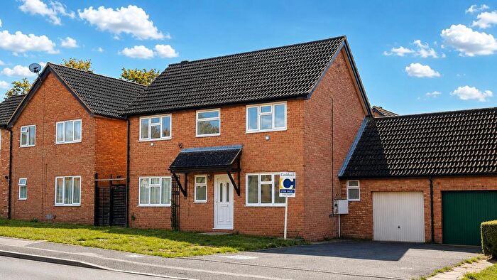 5 Bedroom Detached House To Rent In Colley Hill, Bradwell, Milton Keynes, MK13