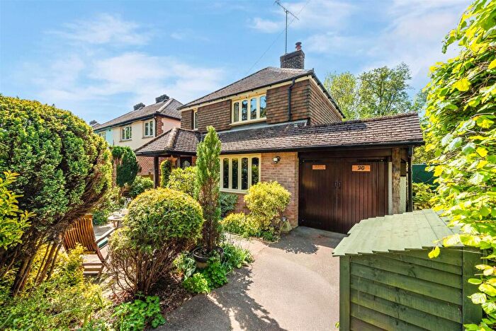 3 Bedroom Detached House For Sale In Dukes Road, Fontwell, BN18