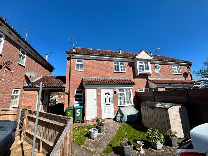 1 Bedroom Terraced House To Rent In Primrose Court, Aylesbury, Buckinghamshire, HP21