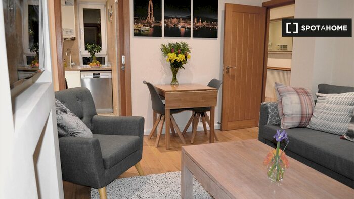 2 Bedroom Flat To Rent In Enid Street, SE16