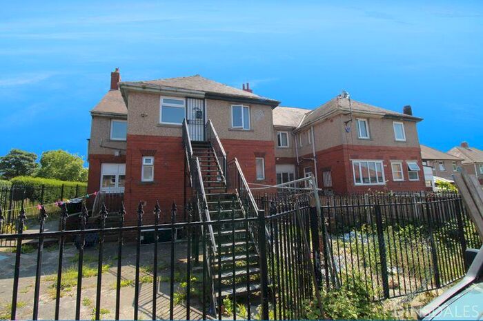 2 Bedroom Flat To Rent In Swain House Road, Bradford, BD2