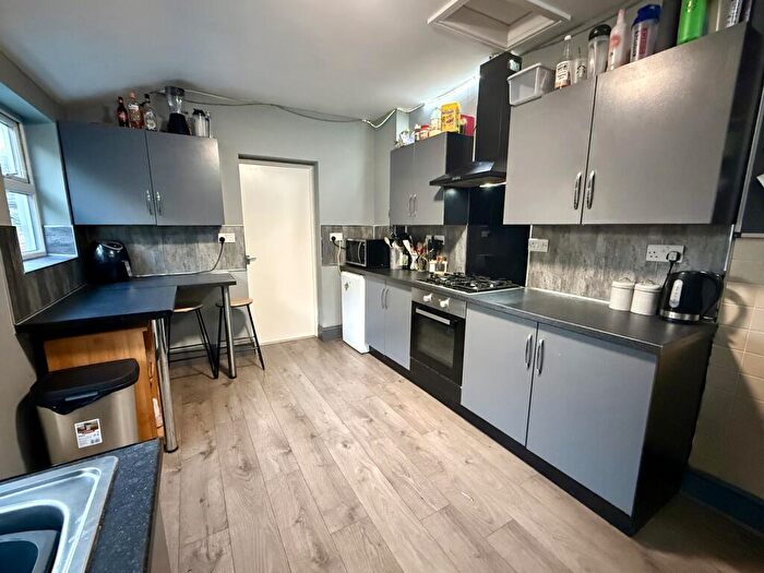 6 Bedroom Terraced House To Rent In West End // Spacious Bed & Bath // Sept, LN1