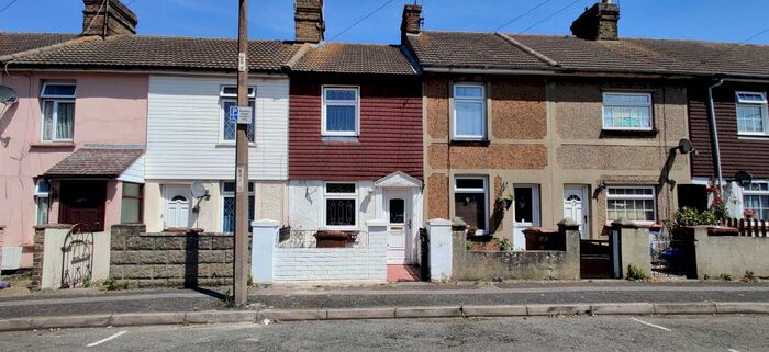 2 Bedroom House To Rent In Webster Road, Rainham, Gillingham, ME8