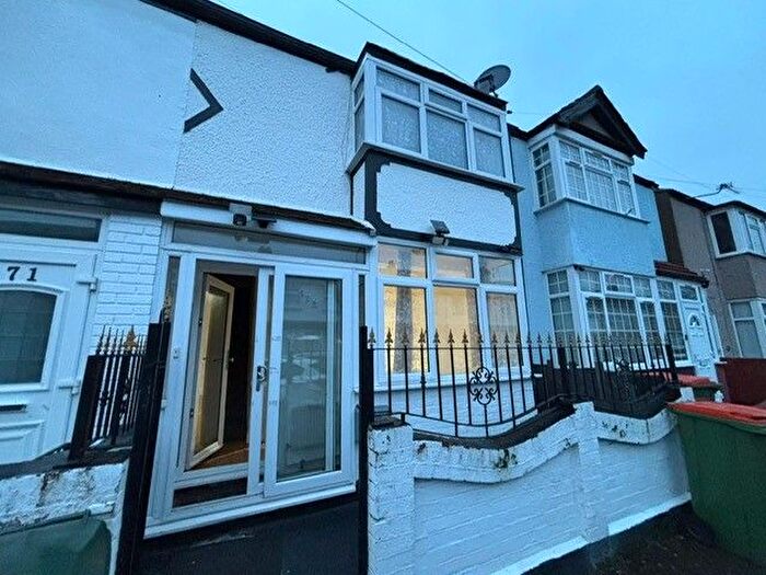 2 Bedroom Detached House To Rent In Walton Road, London, E12
