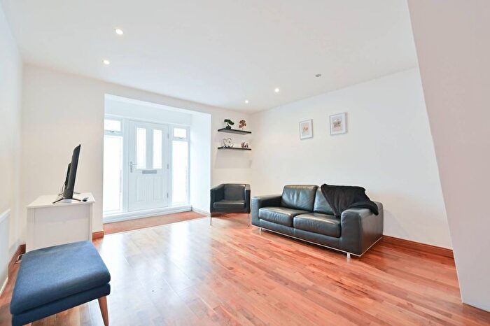 2 Bedroom End Terrace House To Rent In Lea Crescent, Ruislip Gardens, Ruislip, HA4