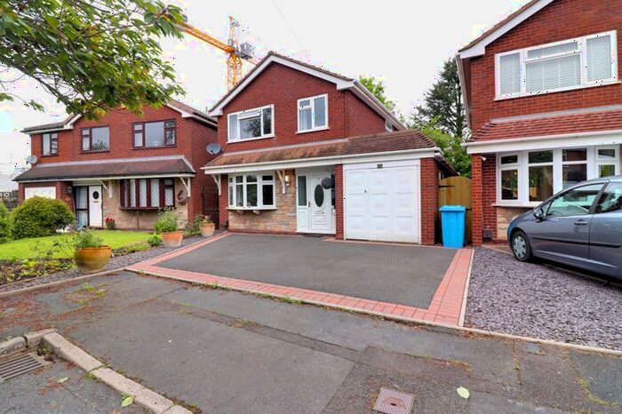 3 Bedroom Detached House For Sale In Julian Close, Great Wyrley, Staffordshire, WS6