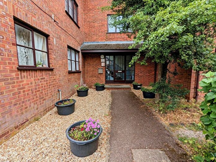 1 Bedroom Flat For Sale In Cranbrook, Woburn Sands, Milton Keynes, MK17