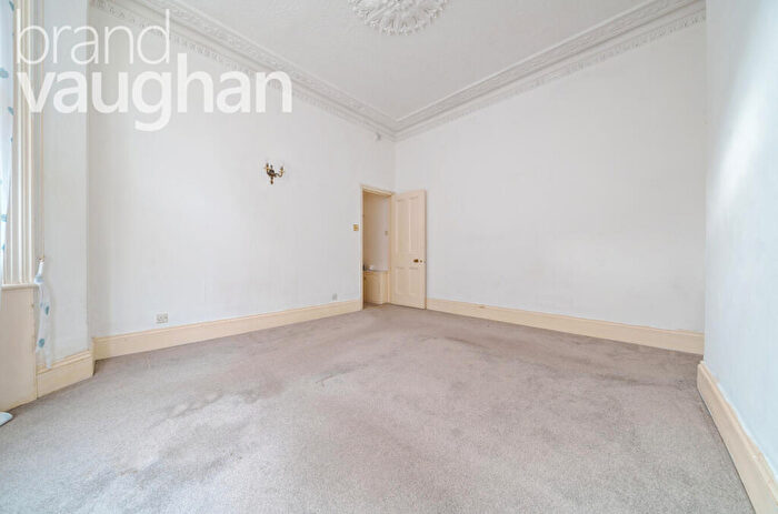 1 Bedroom Flat To Rent In Gwydyr Mansions, Holland Road, Hove, East Sussex, BN3