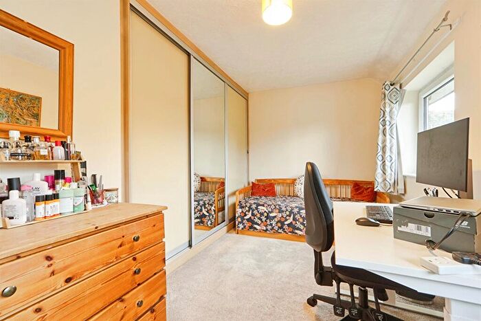 2 Bedroom Semi-Detached House For Sale In Woodnook Drive, Leeds, LS16