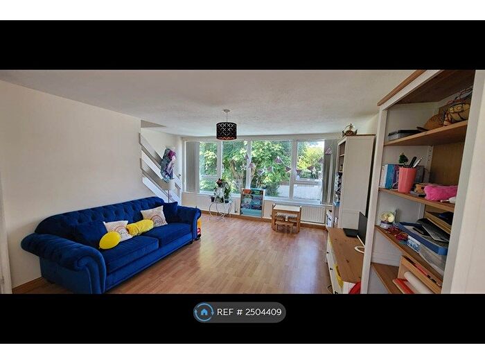 4 Bedroom End Of Terrace House To Rent In Queens Crescent, Burgess Hill, RH15