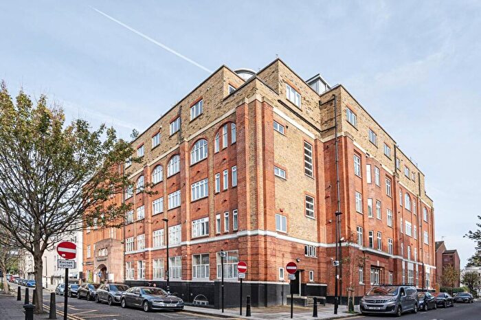 2 Bedroom Flat To Rent In Henriques Street, Whitechapel, London, E1