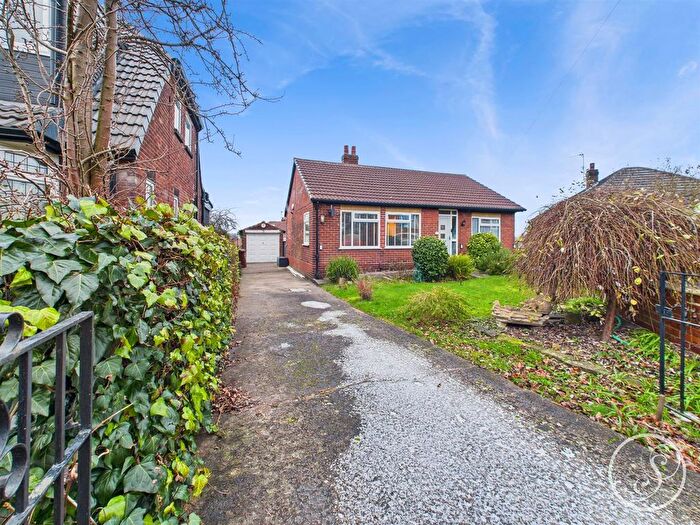 2 Bedroom Bungalow For Sale In Armley Grange Rise, Leeds, LS12