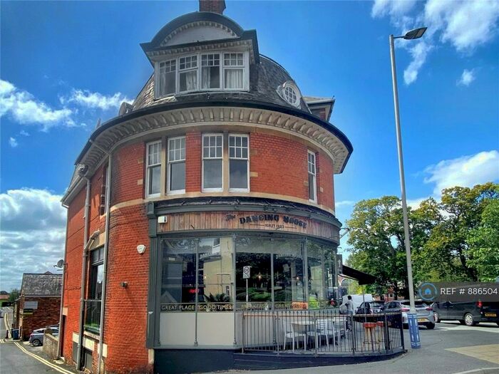 2 Bedroom Flat To Rent In Station Road, Parkstone, Poole, BH14