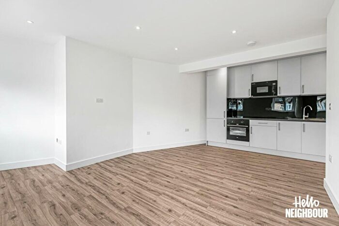 2 Bedroom Apartment To Rent In Alexandra Drive, Surbiton, KT5