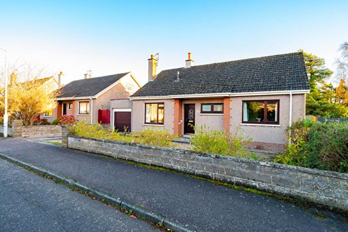 3 Bedroom Detached House For Sale In Mount Melville Crescent, Strathkinness, KY16